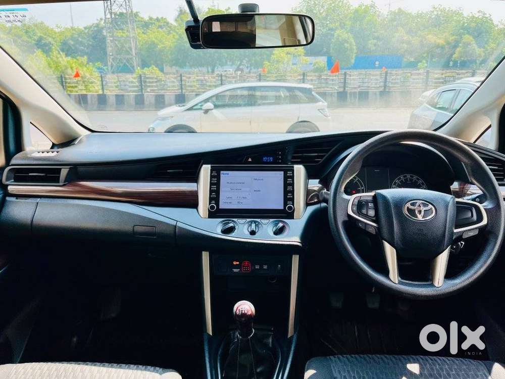 Toyota Innova Crysta 2.4 G Plus Mt 8 Str, 2025, Diesel