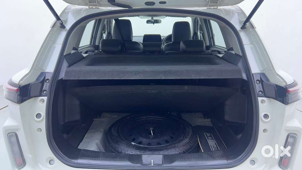 Maruti Suzuki Grand Vitara 1.5 Delta Smart Hybrid At, 2023, Petrol