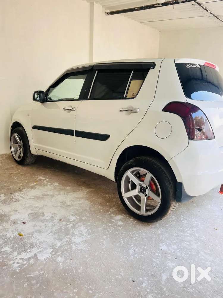 Maruti Suzuki Swift 2010 Petrol