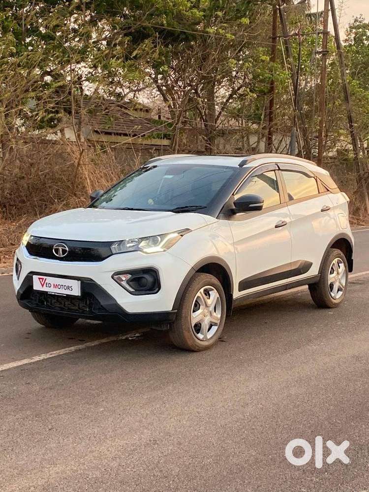 Tata Nexon, 2023, Petrol