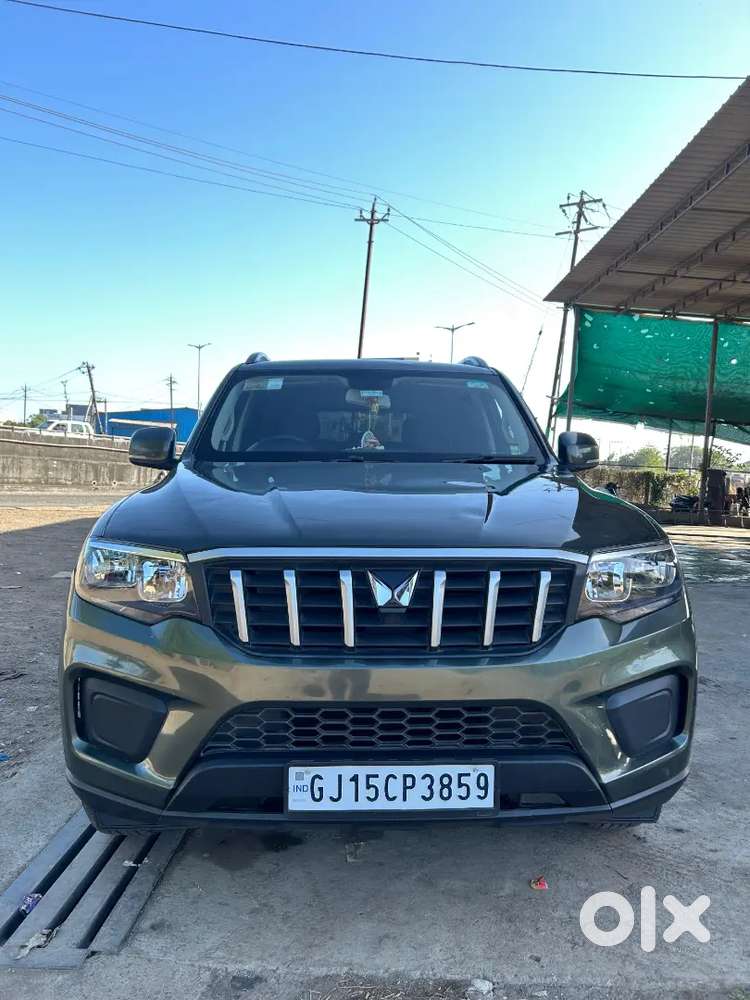 Full Show Room Condition .
New Tyre & Insurances Running
Single Use.