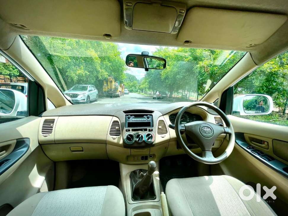 Toyota Innova 2.5 G (diesel) 8 Seater, 2005, Diesel