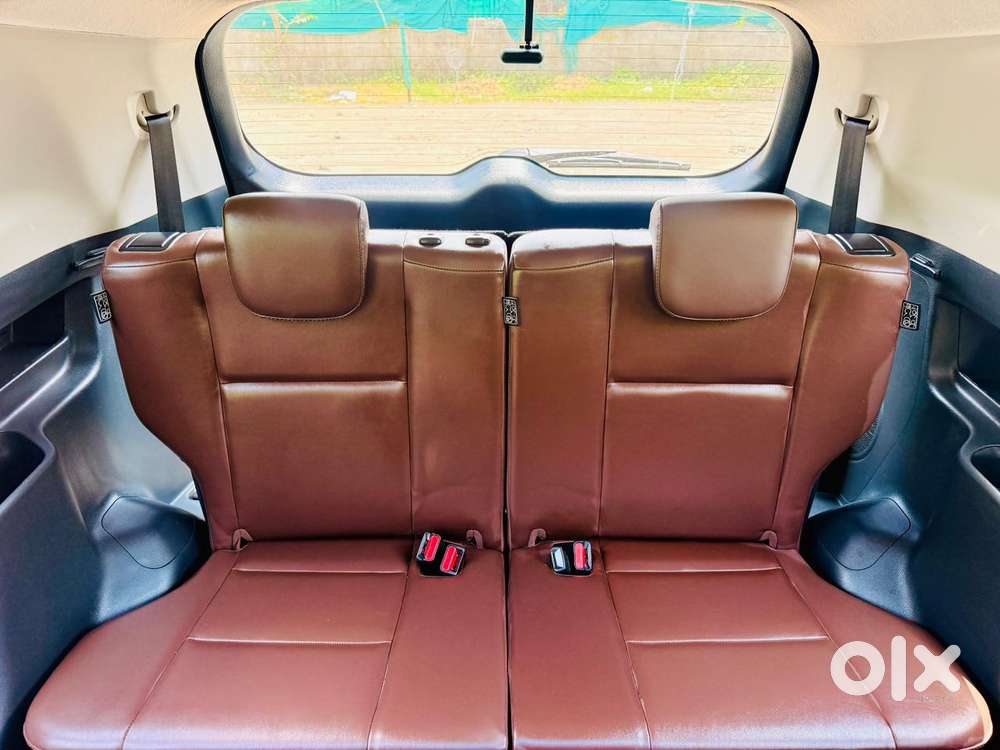 Toyota Innova Hycross 2.0 Zx (o) Hybrid 7 Str, 2025, Petrol