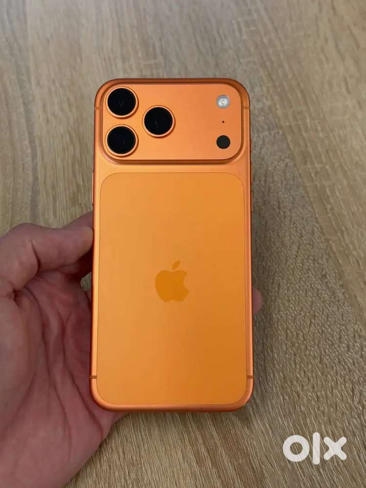 Apple iPhone 17 pro max 256 GB used piece under warranty