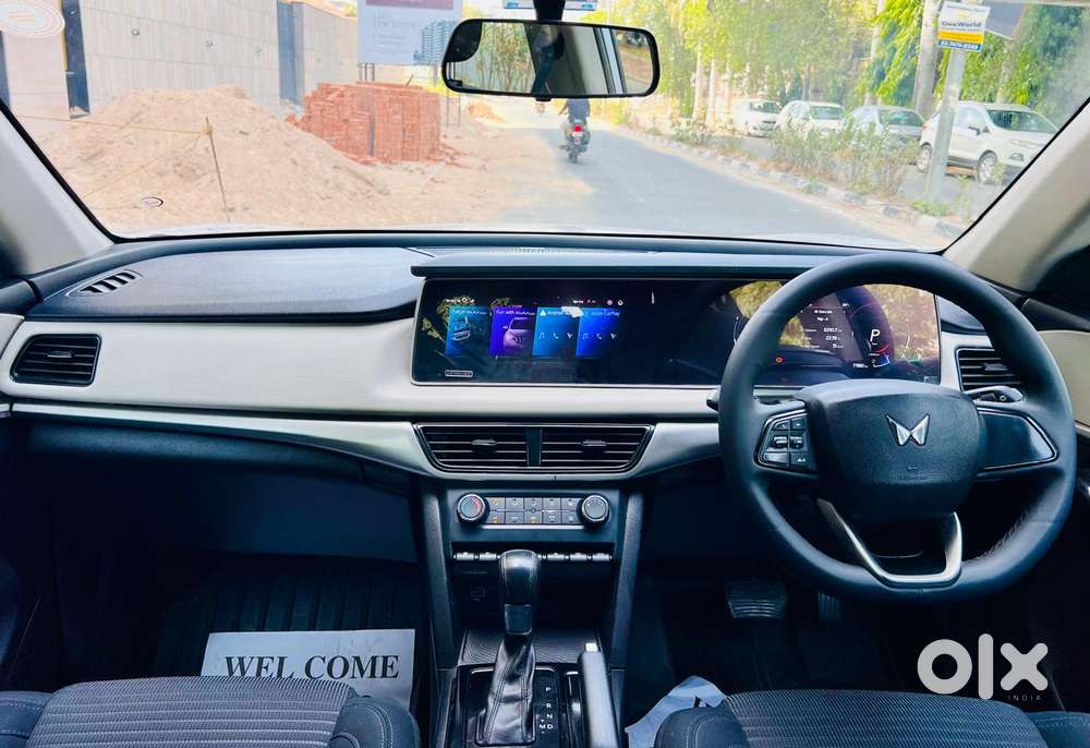 Mahindra Xuv700 2.2 Ax 5 Diesel At 7 Str, 2023, Diesel