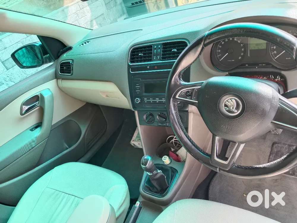 Skoda Rapid 1.6 Ambition 2014
