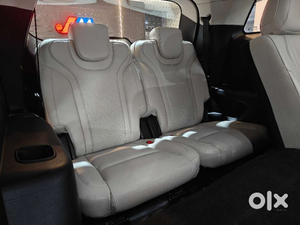 Mahindra Xuv700 2.2 Ax 7 Diesel Mt Luxury Pack Str, 2023, Diesel