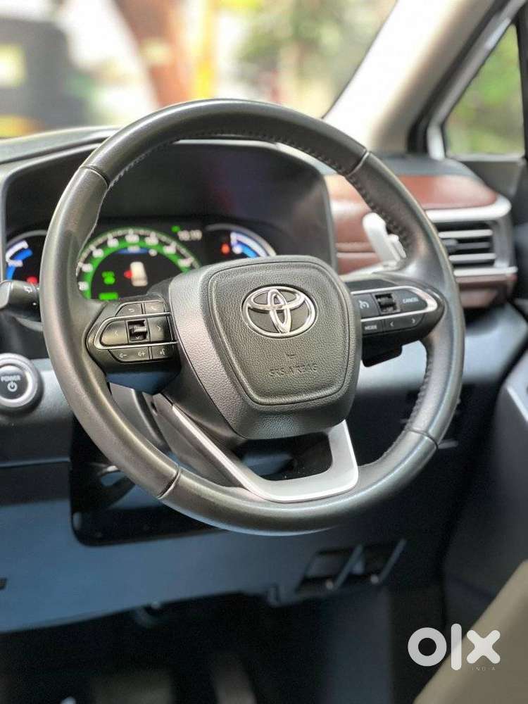 Toyota Innova Hycross 2.0 Vx Hybrid 8 Str, 2023, Petrol