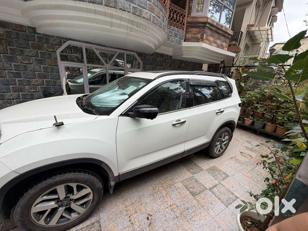 2023 Tata Safari Automatic Diesel(7sxza+o) Or White