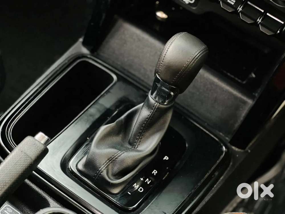 Mahindra Thar Roxx, 2025, Petrol