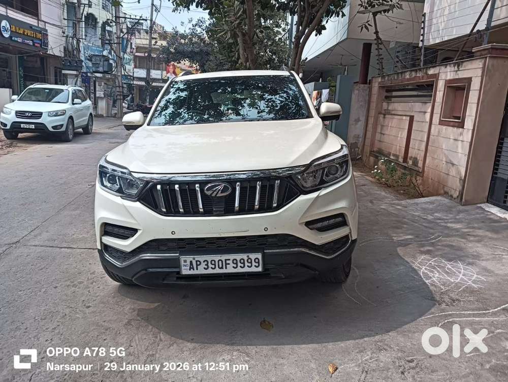 Mahindra Alturas G4 2022 - 9999 Fancy Number