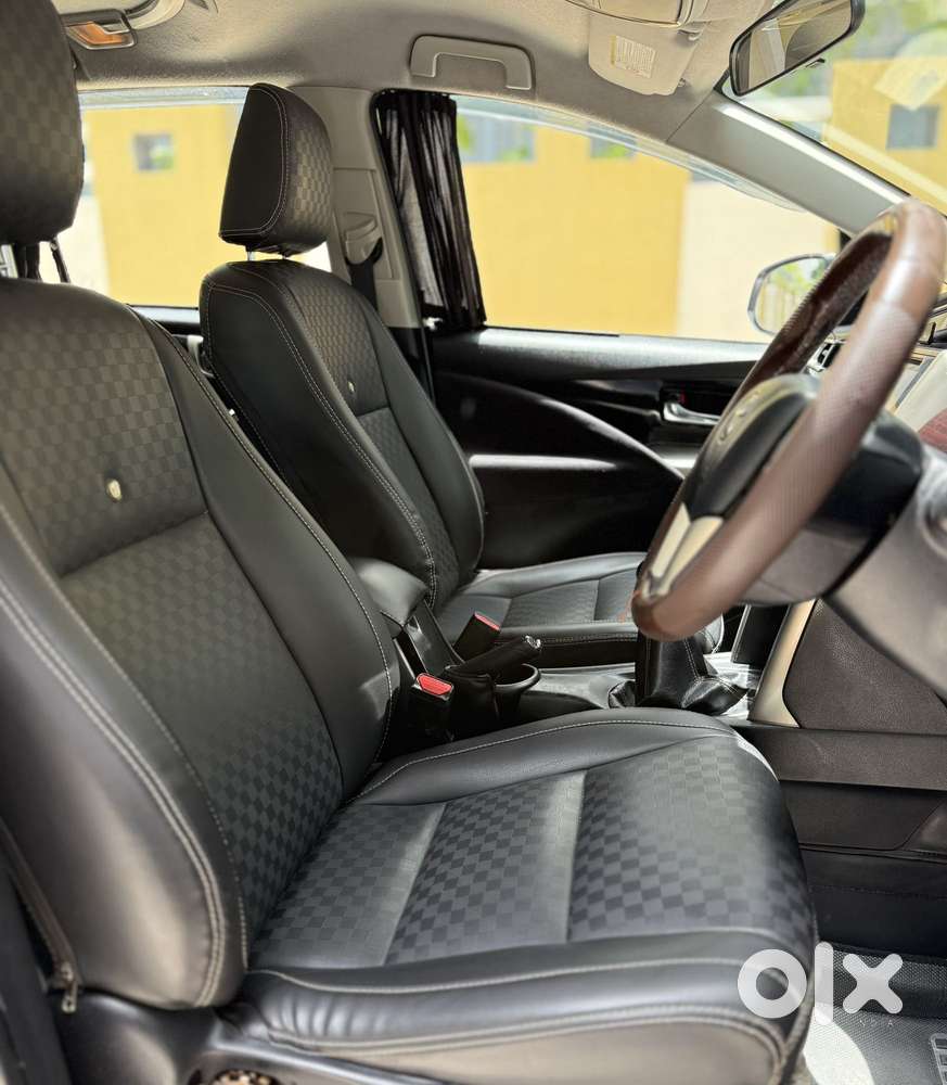 Toyota Innova Crysta 2.4 V 8 Str, 2016, Diesel