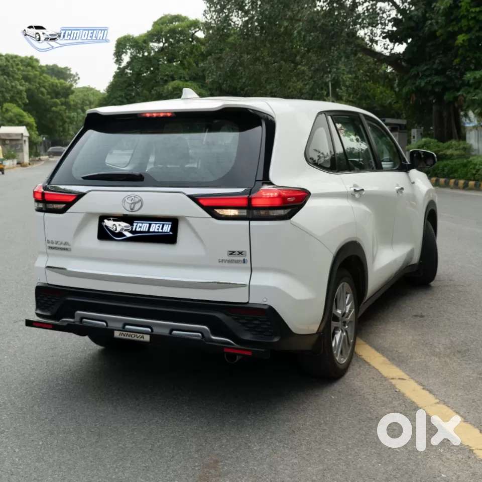 Toyota Innova Hycross 2.0 Zx Hybrid 7 Str, 2023, Petrol