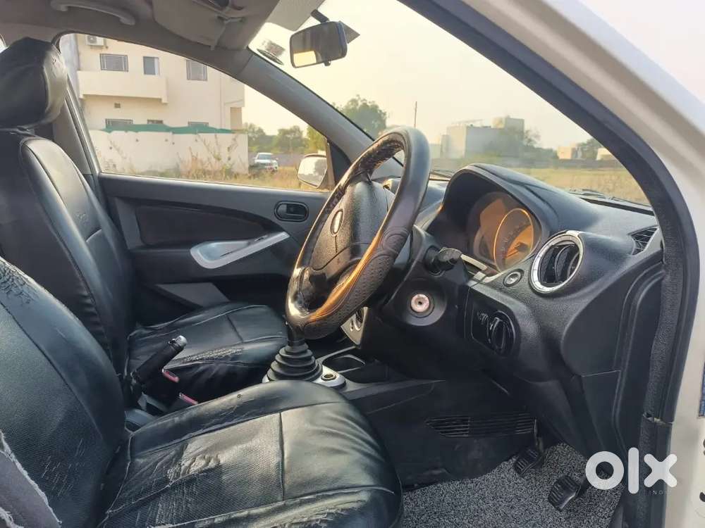 Ford Figo Titanium 2012