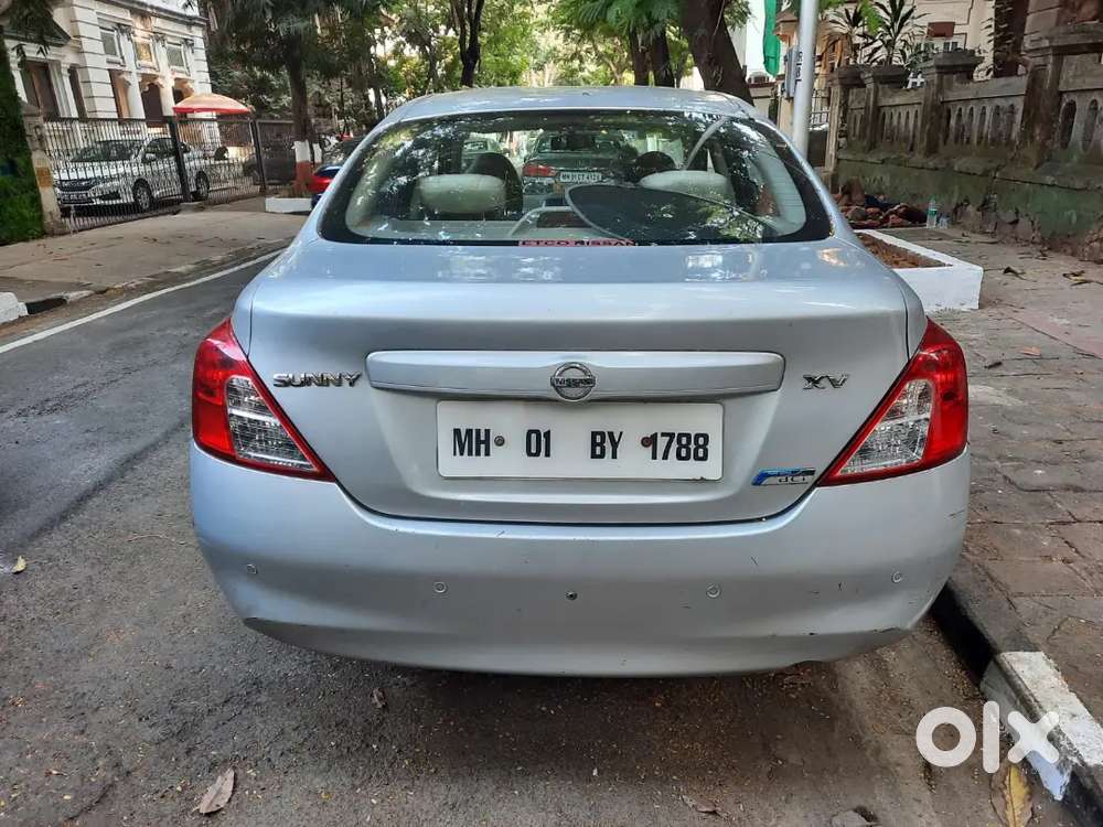 Nissan Sunny Xv 2015
