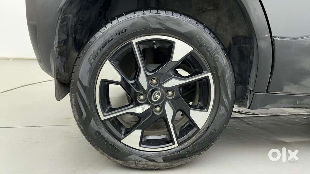 Tata Punch 1.2 Revotron Creative Amt Dual Tone, 2022, Petrol