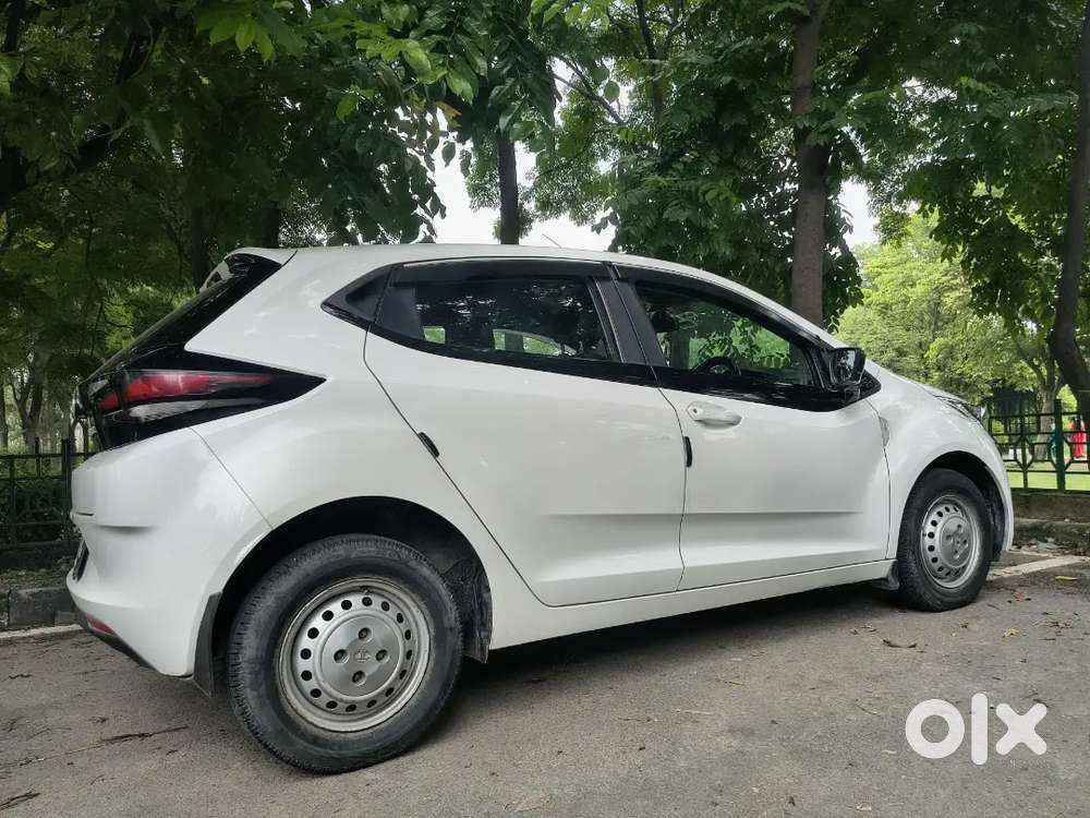 Tata Altroz 1.2 Xm 2020 Petrol Jan 2021 Registration.
