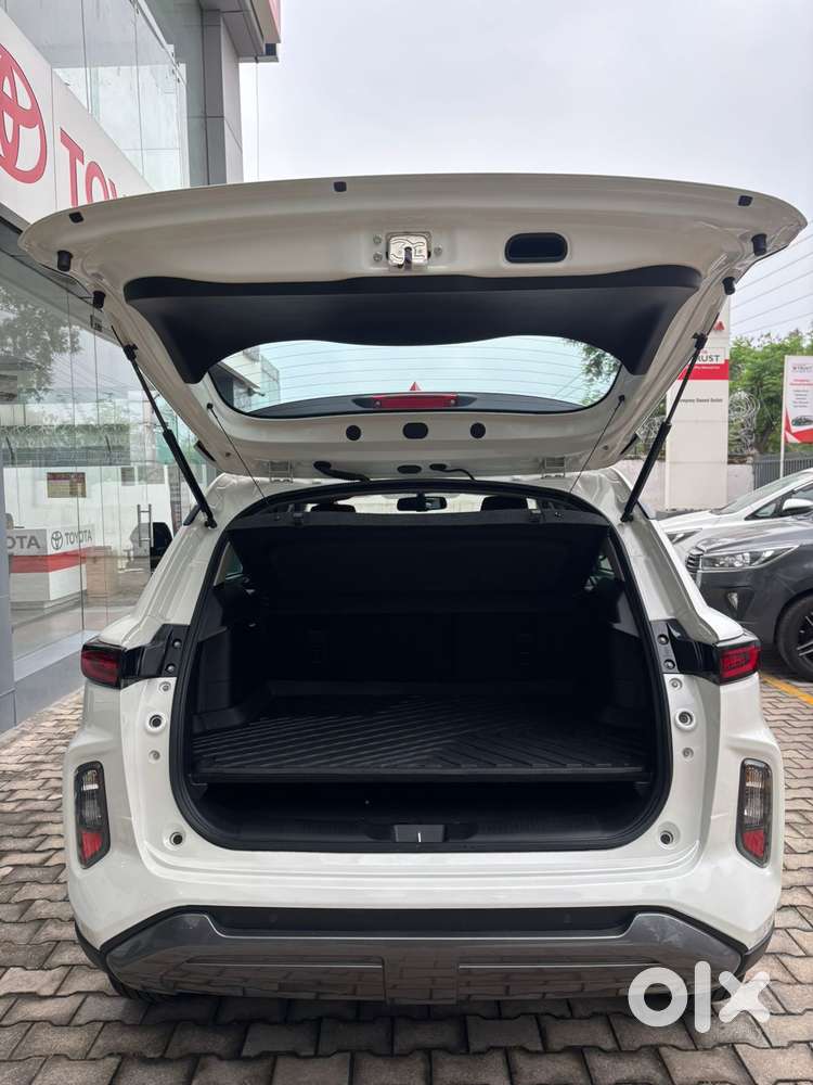 Toyota Urban Cruiser Hyryder 1.5 V Neo Drive At, 2024