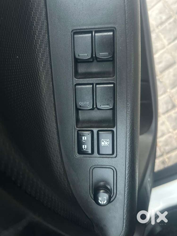 Maruti Suzuki Brezza 1.5 Lxi Cng, 2025, Cng & Hybrids