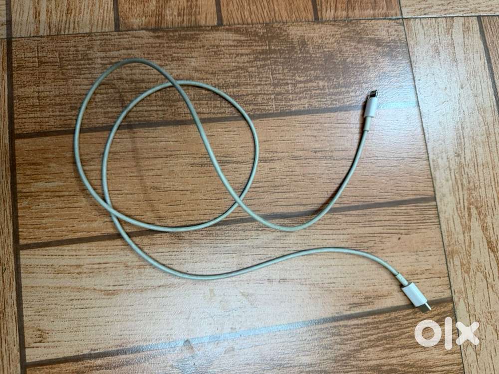 lightning original cable of iphone 14 pro and spigen tempered glass