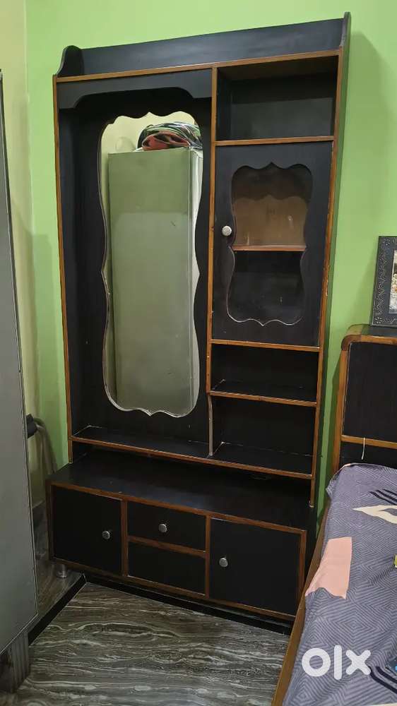 Dressing table with cabinet