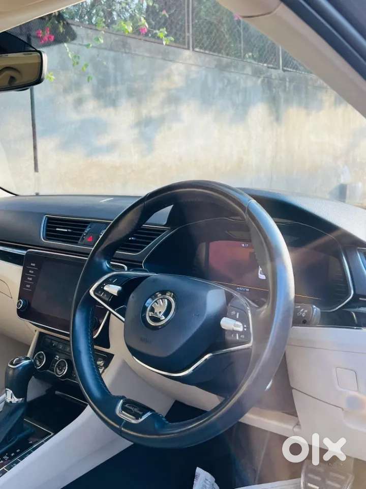 Skoda Superb 2.0 L&k Tsi At, 2022, Petrol