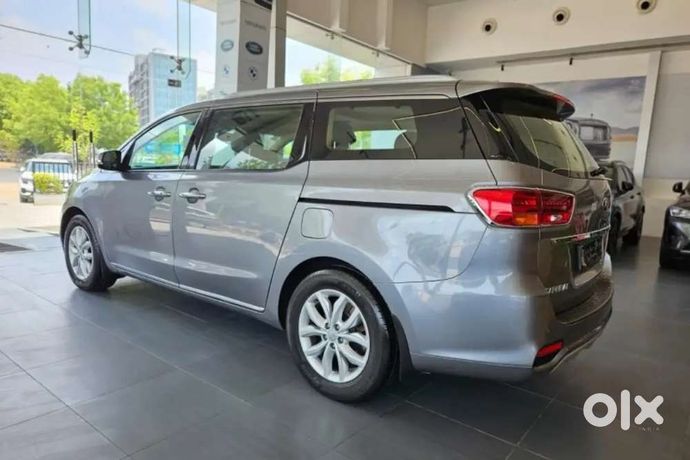 Kia Carnival D2.2 8at Lumousine 7, Diesel 2020