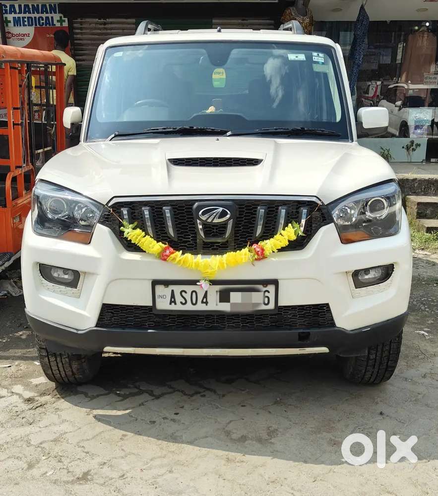 Mahindra Scorpio S10 2016