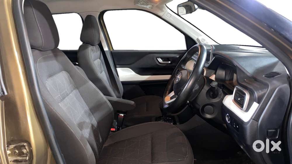 Tata Punch 1.2 Revotron Creative Amt Dual Tone, 2023, Petrol