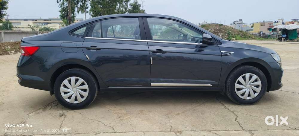 Skoda Slavia, 2023, Petrol