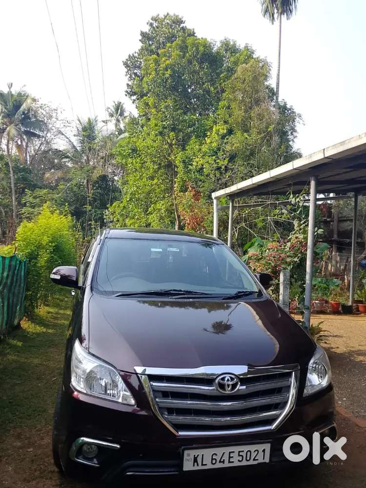 Toyota Innova 2011 Diesel 255000 Km Driven