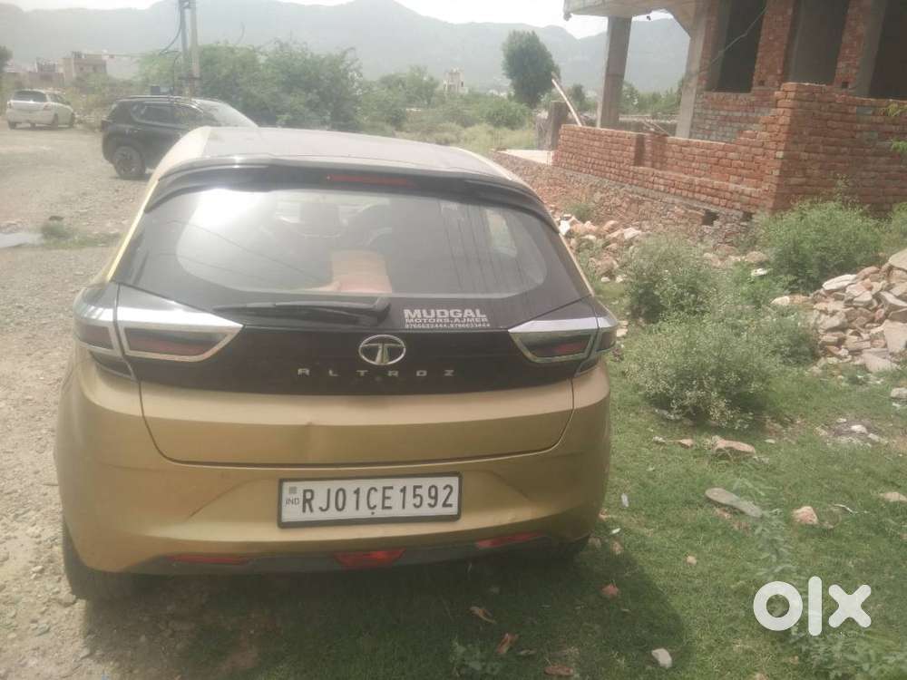 Tata Altroz Xz Top Model