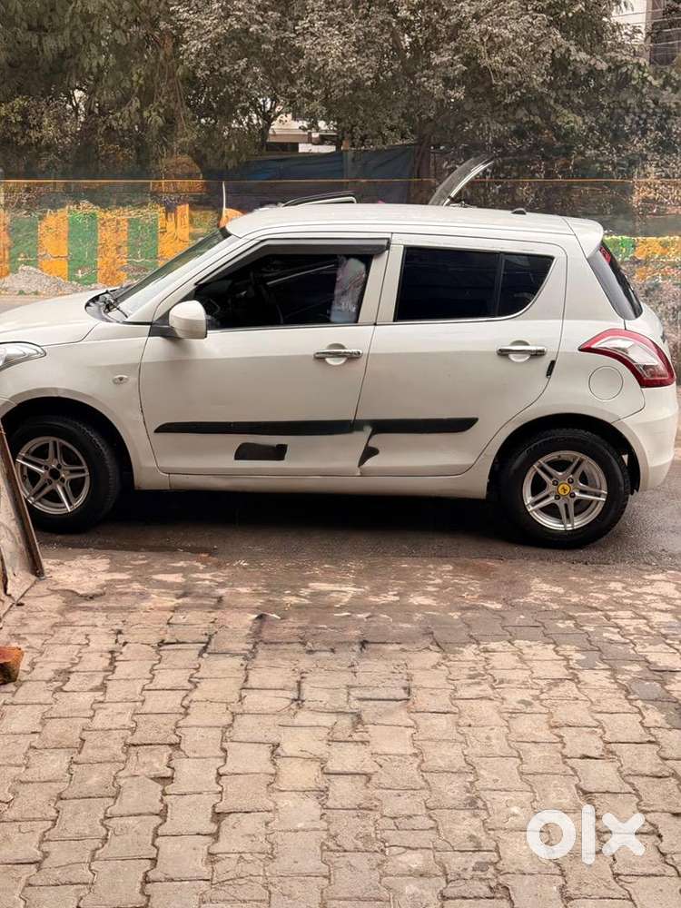 Maruti Suzuki Swift 2015 Cng & Hybrids Well Maintained