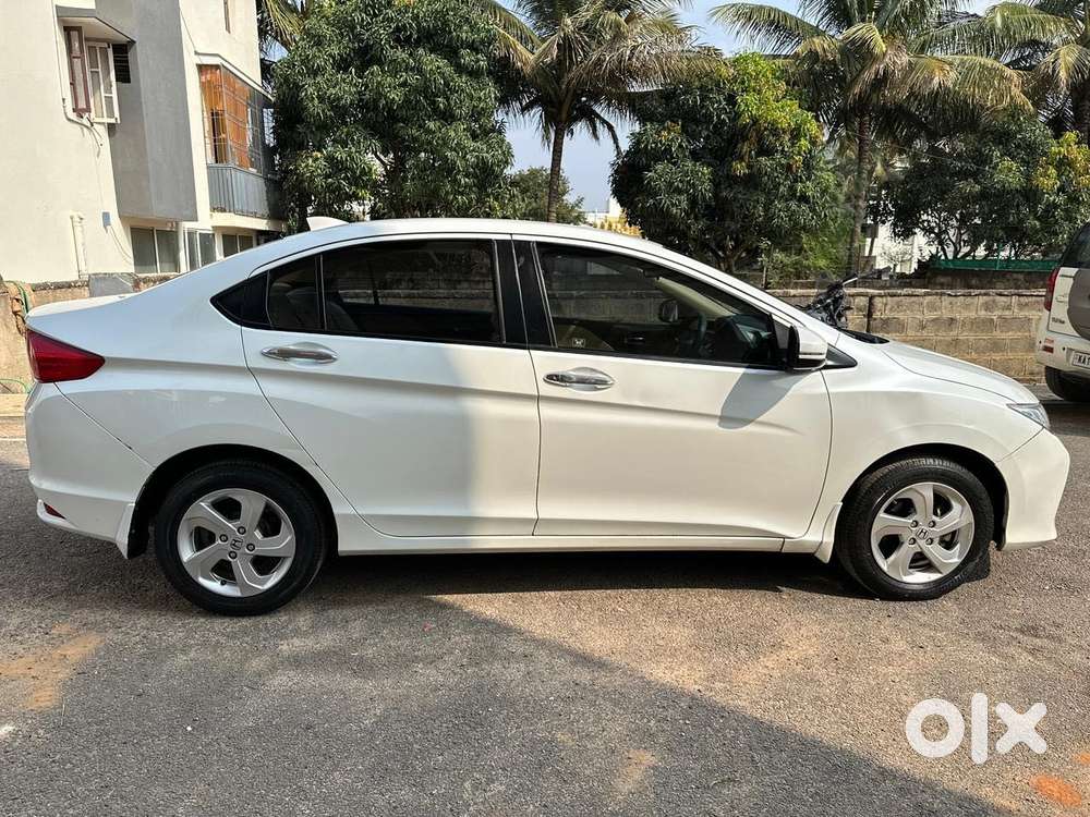 Honda City 1.5 V 5th Gen I-vtec Mt, 2016, Petrol
