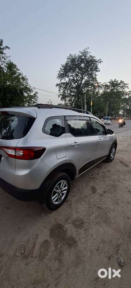 Renault Triber Rxt, 2022, Petrol