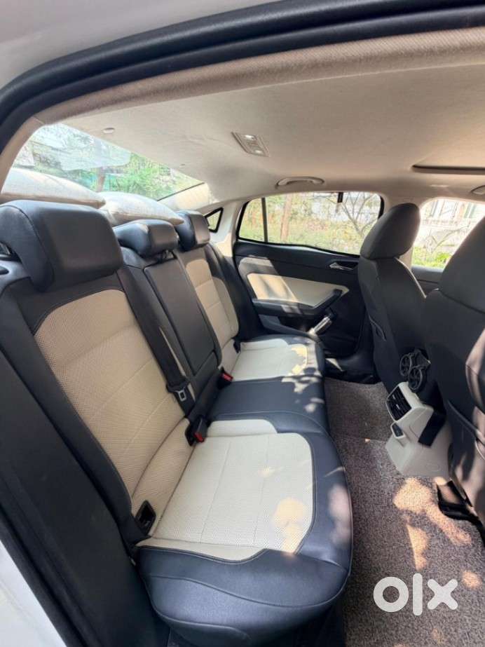 Skoda Slavia Style 1.0l Tsi Mt, 2023, Petrol