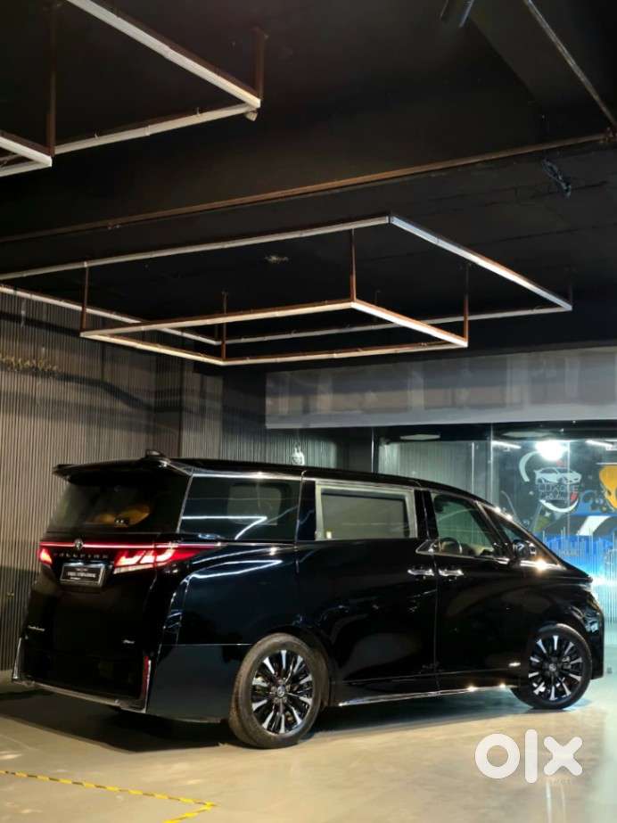 Toyota Vellfire, 2023, Petrol