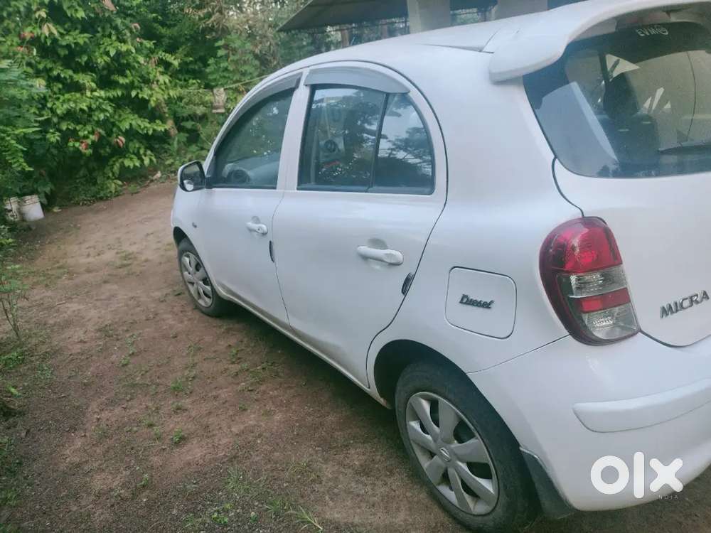 Good Condition Full Option Vehicle Getting Good Mileage