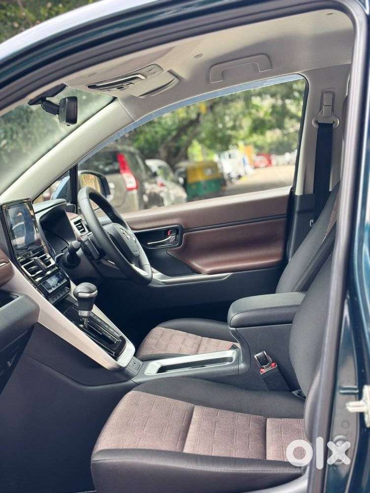 Toyota Innova Hycross 2.0 Vx Hybrid 7 Str, 2025, Petrol
