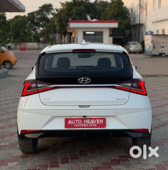 Hyundai I20 Sportz 1.2 Ivt, 2023, Petrol