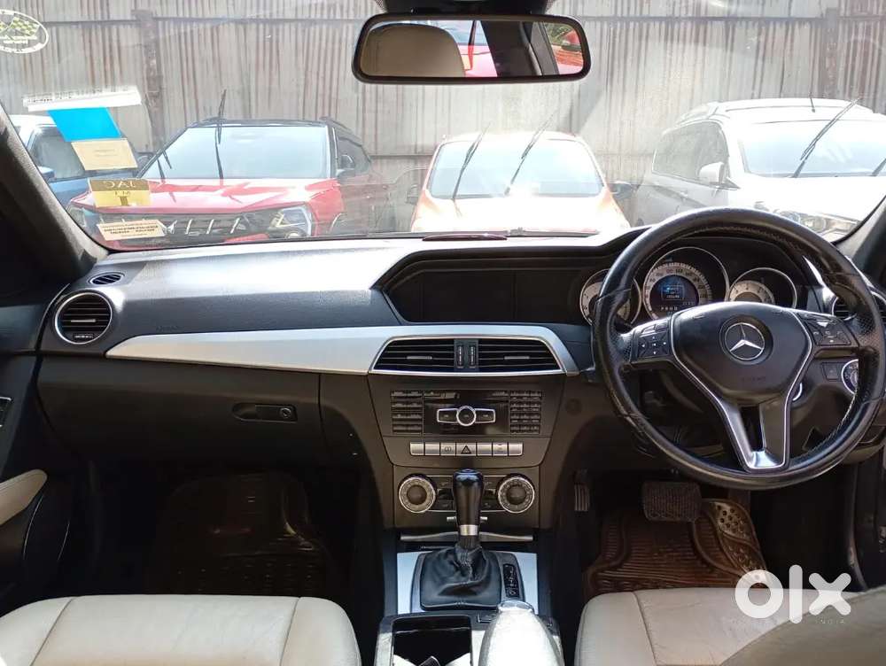 C200 Avantgarde W204 Facelift-1st Owner-panaromic Sunroof
