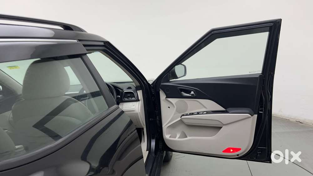 Mahindra Xuv300 W8 Option, 2021, Petrol
