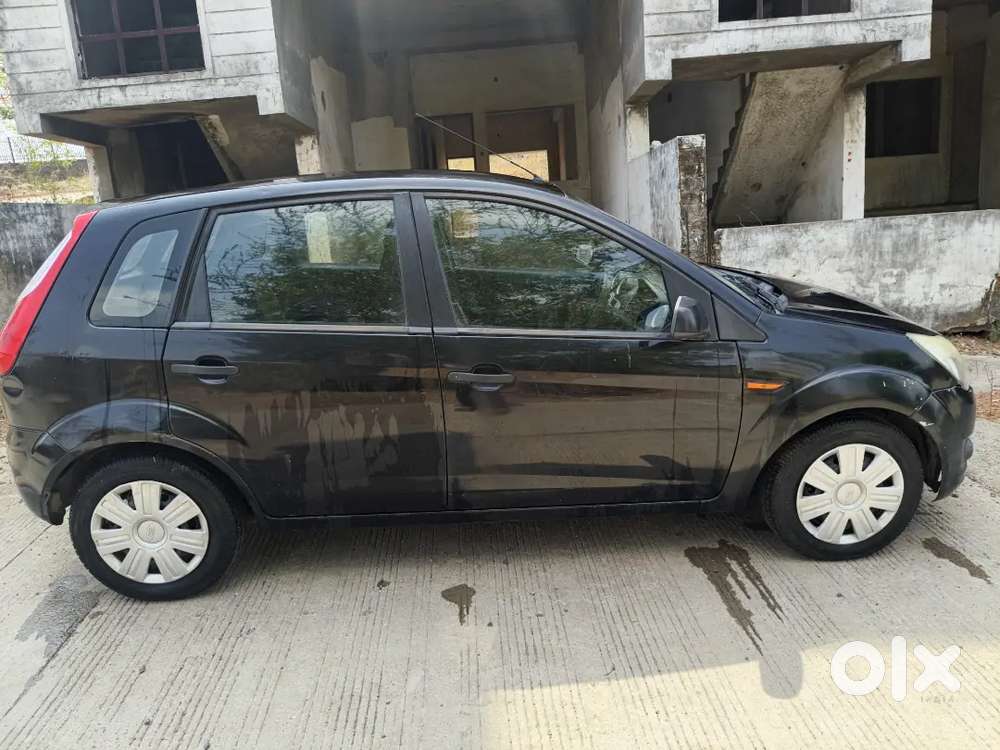 Well Maintained Ford Figo Petrol (top Variant) For Sale