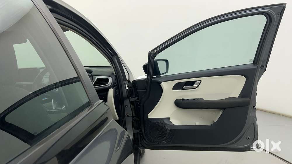 Tata Altroz 1.2 Xza Plus, 2023, Petrol