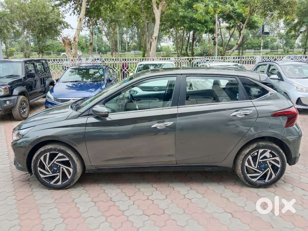 Hyundai I20 1.4 Asta (o) At With Sunroof, 2023, Petrol