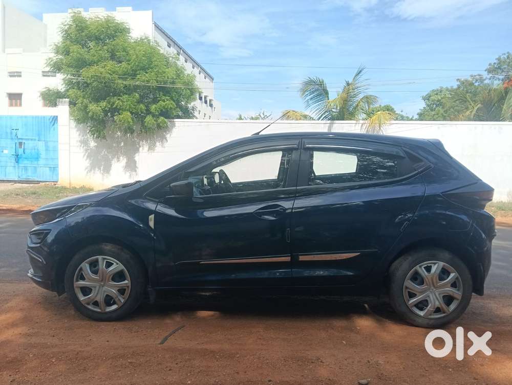 Tata Altroz 1.2 Xm Plus, 2022, Petrol