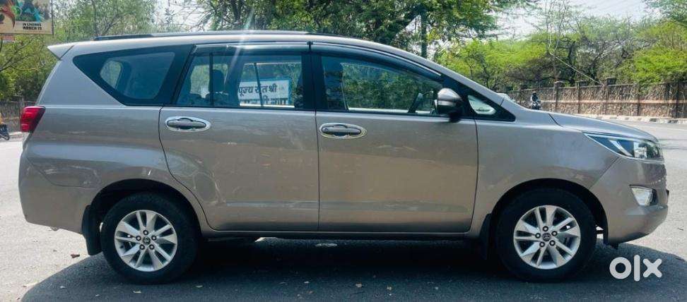 Toyota Innova Crysta 2.4 G Mt 7 Str, 2017, Diesel