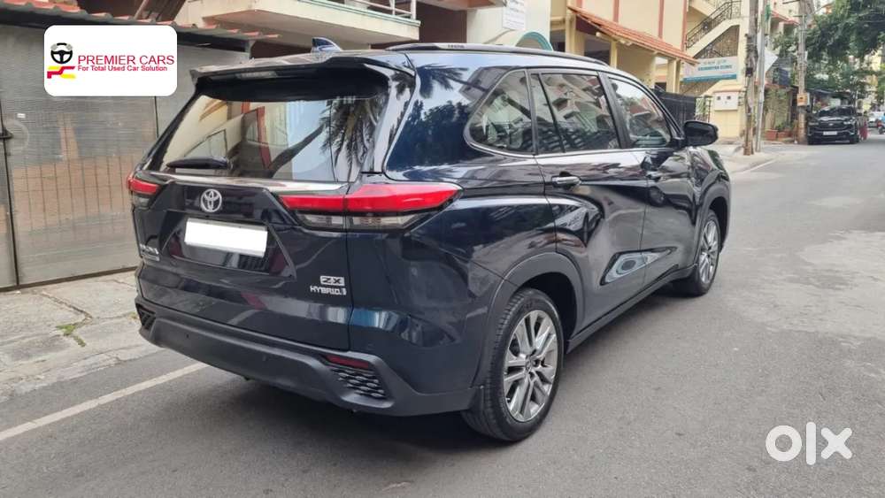 Toyota Innova Hycross 2.0 Zx (o) Hybrid 7 Str, 2023, Petrol