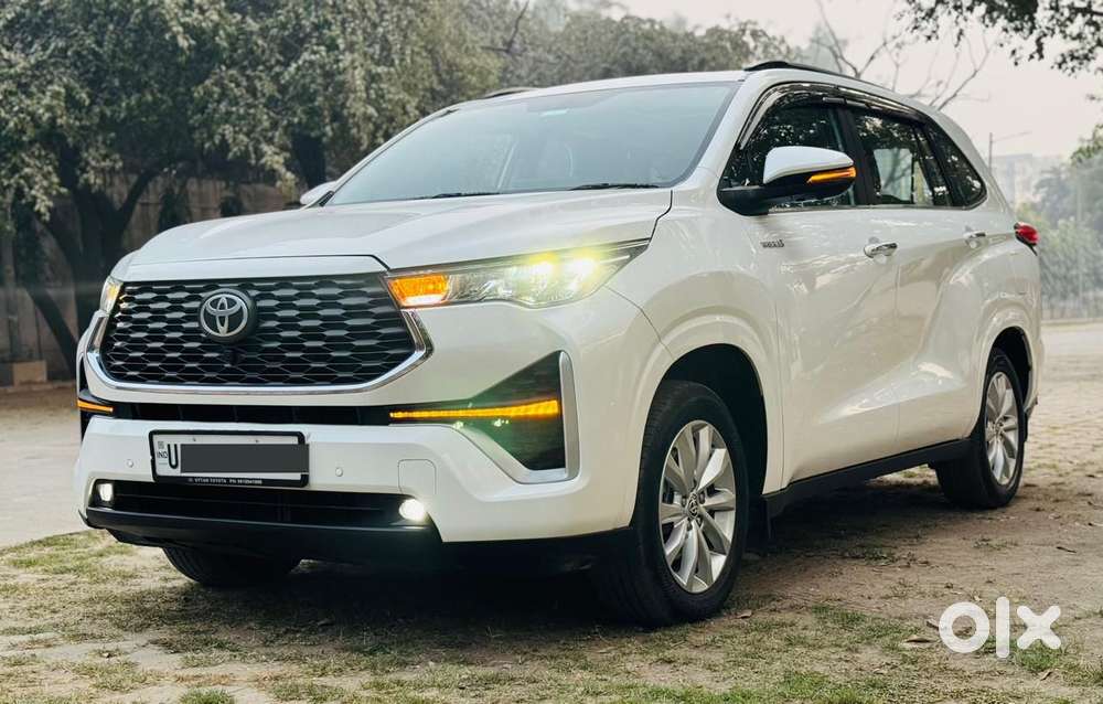 Toyota Innova Hycross 2.0 Vx (o) Hybrid 7 Str, 2024, Petrol