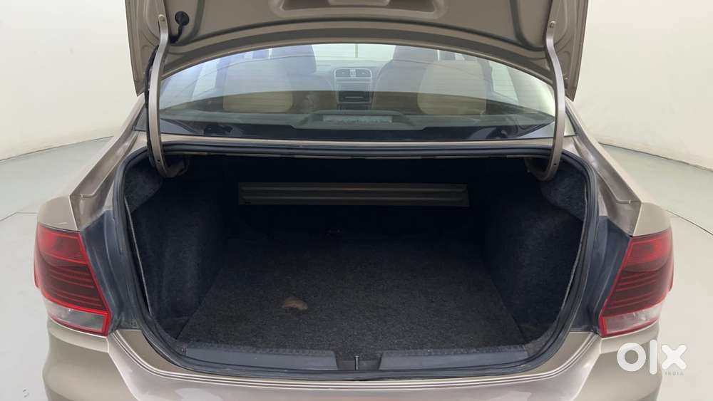 Volkswagen Vento Petrol Highline, 2016, Petrol